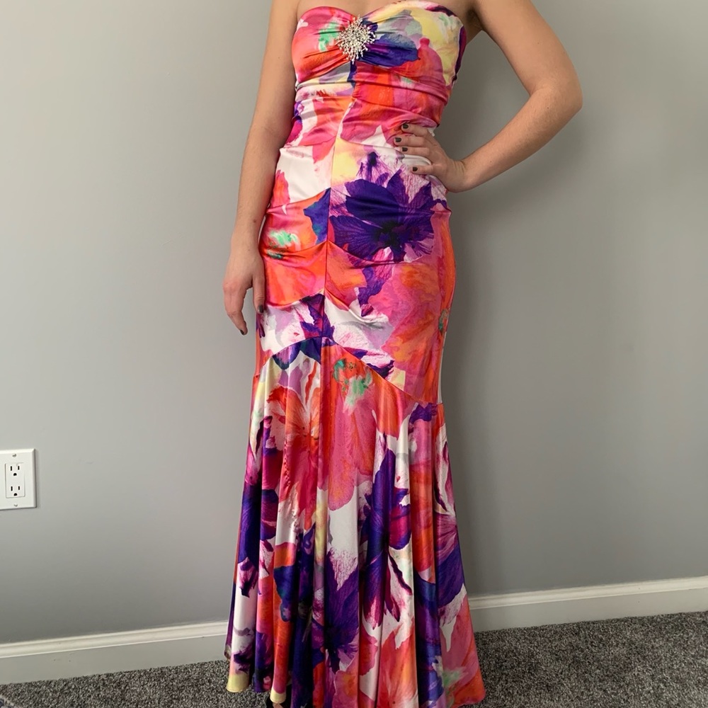 Caché formal dress